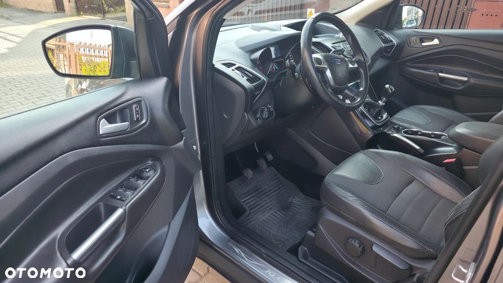 Ford Kuga 1.6 EcoBoost 2x4 Titanium - 11