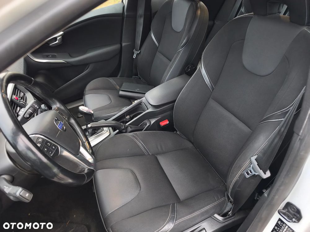 Volvo V40 D2 Momentum - 9