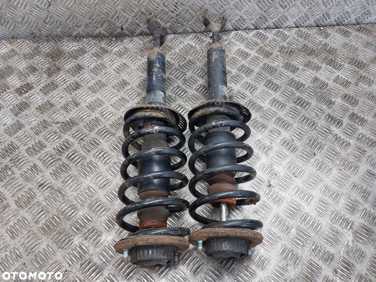 AMORTYZATOR + SPRĘŻYNA LEWY PRZÓD + PRAWY PRZÓD PASSAT B5 1.6 8V - 1
