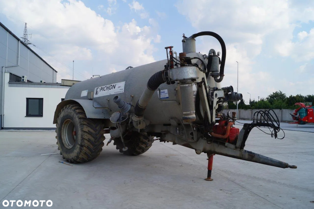 Pichon Wóz Asenizacyjny TCI 11350 L z ramieniem do pompowania - 12