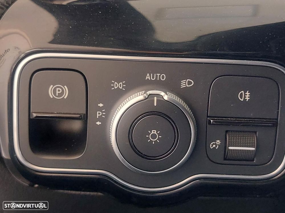 Mercedes-Benz A 250 e Style Plus - 17