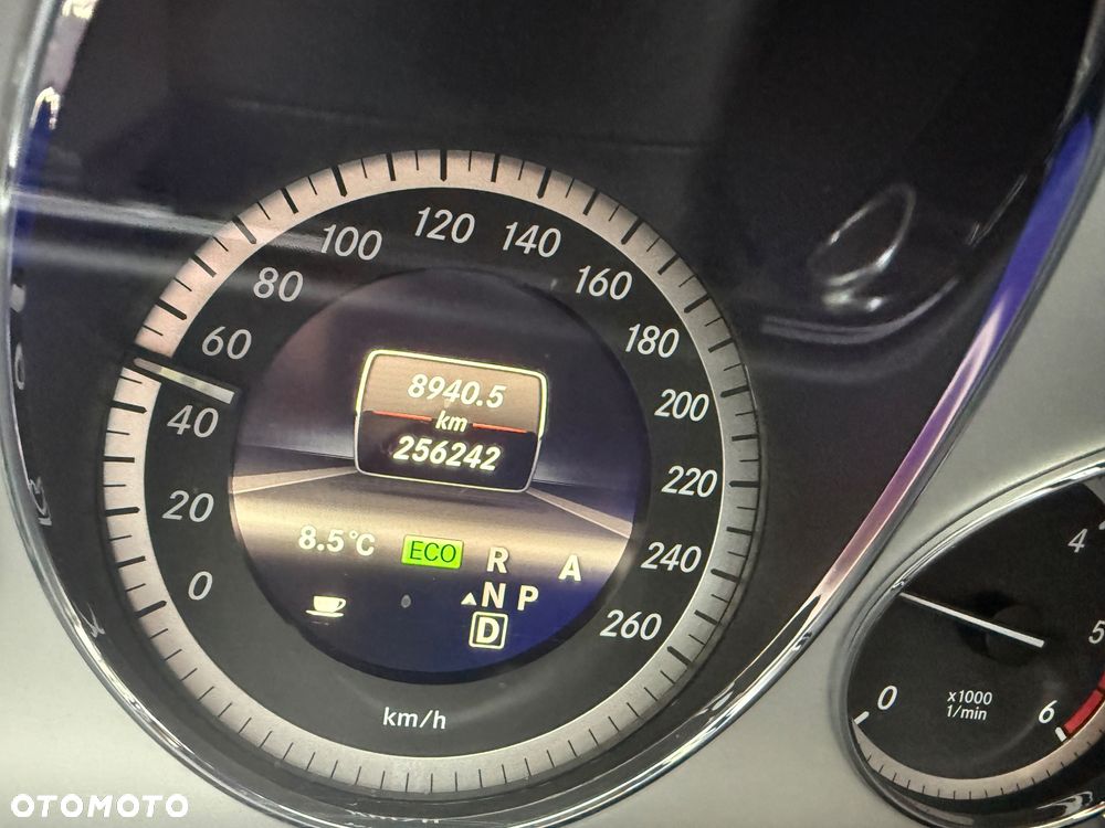 Mercedes-Benz Klasa E 220 BlueTEC 7G-TRONIC Avantgarde - 28