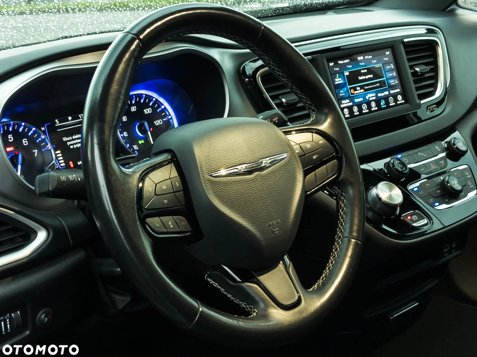 Chrysler Pacifica - 26