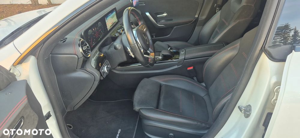 Mercedes-Benz CLA 250 e 8G-DCT AMG Line - 14