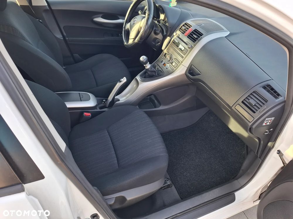 Toyota Auris 1.33 VVT-i - 23