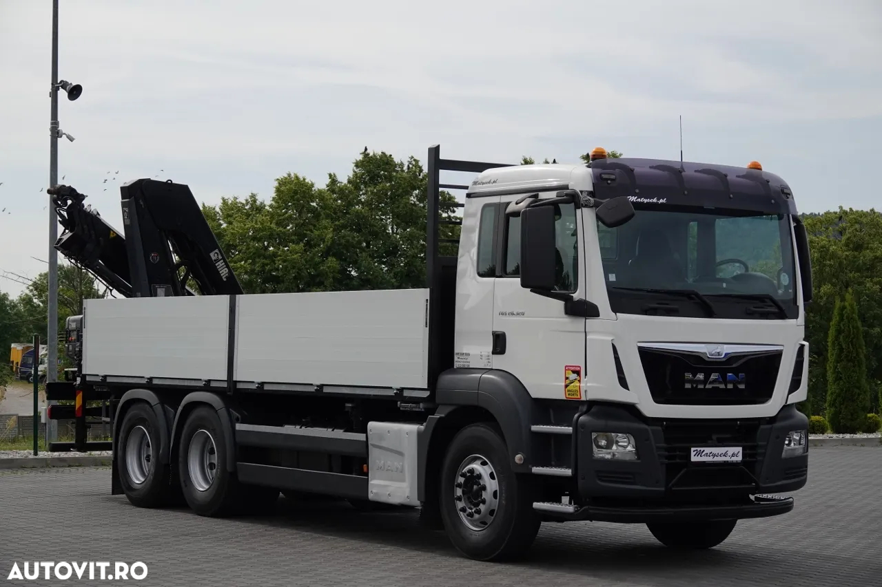 MAN TGS 26.320 / 6X4 / CAROSERIE 6.5 M + HDS HIAB 188 BS-3 / CAPACITATE MAXIMĂ DE RIDICARE: 4 900 KG / RADIOCOMANDĂ / ROTATOARE / EURO 6 - 9