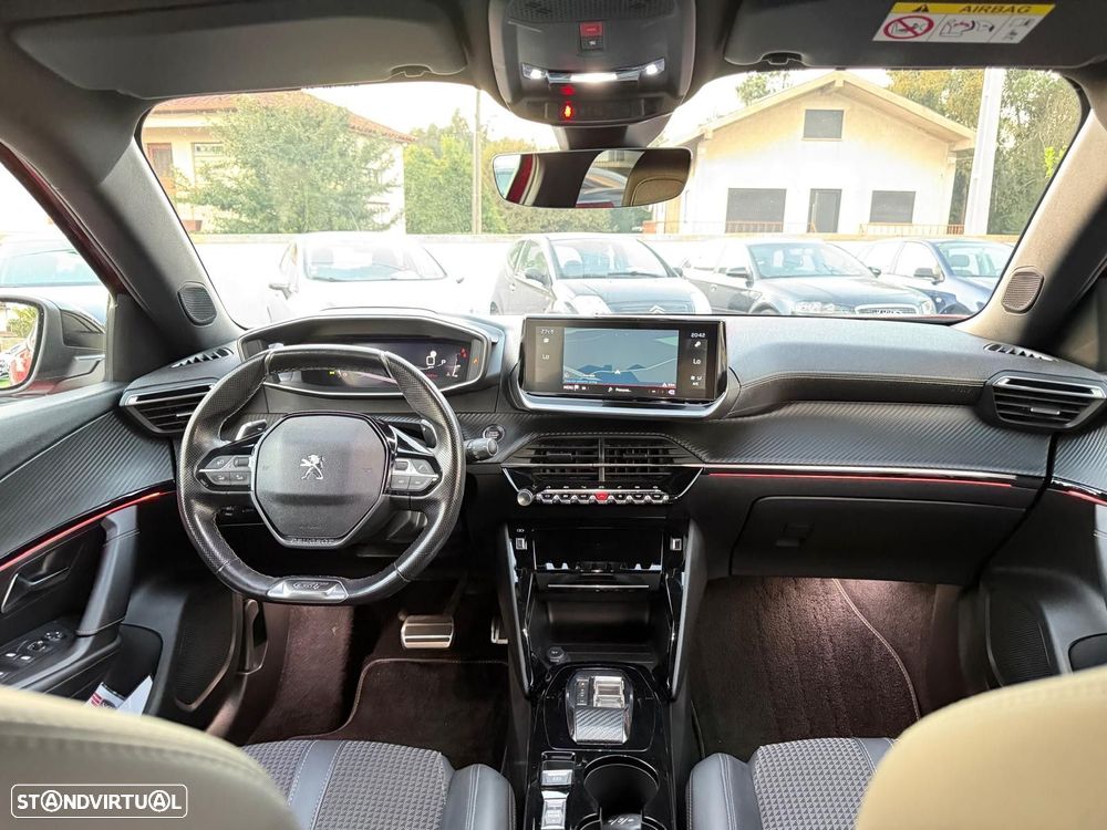 Peugeot 2008 1.2 PureTech GT EAT8 - 8