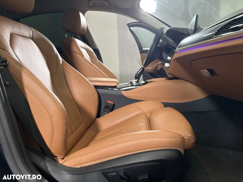 BMW Seria 5 530i Aut. Luxury Line - 12