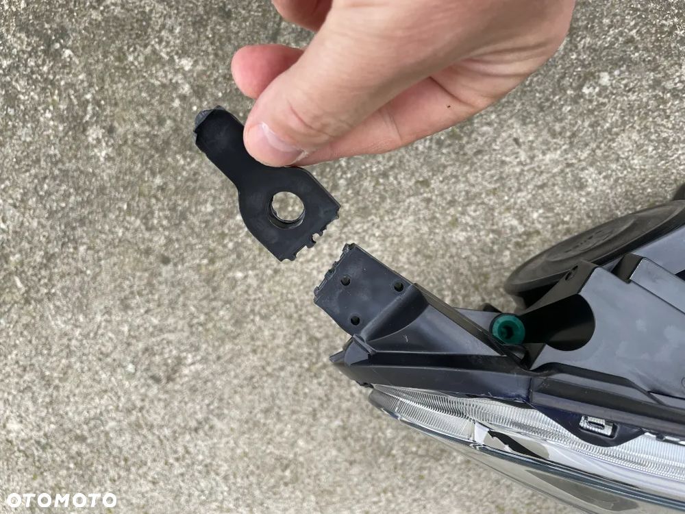 LAMPA PRZEDNIA PRAWA TOYOTA PROACE  2016-- NOWA VARROC - 3