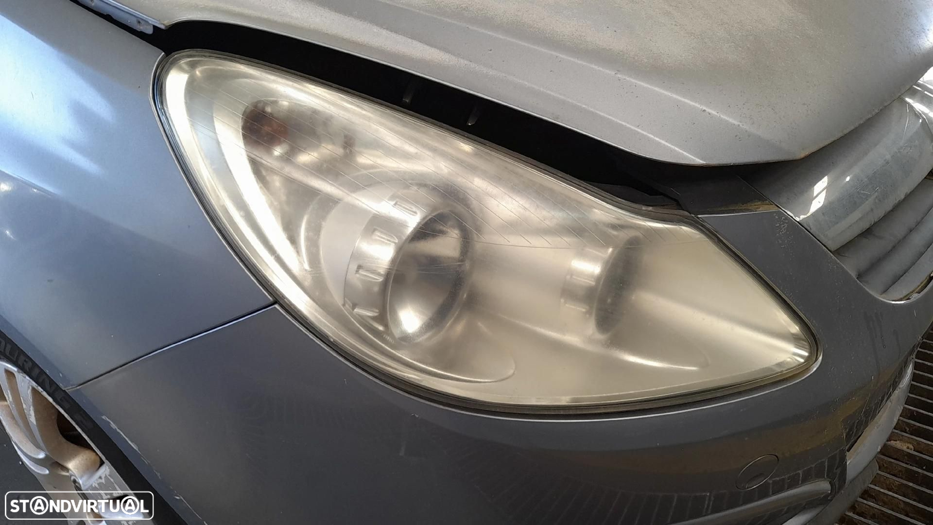 Ótica / farol direita OPEL Corsa D - 2