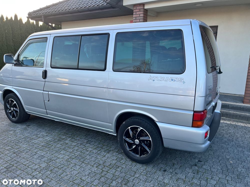 Volkswagen Multivan - 21
