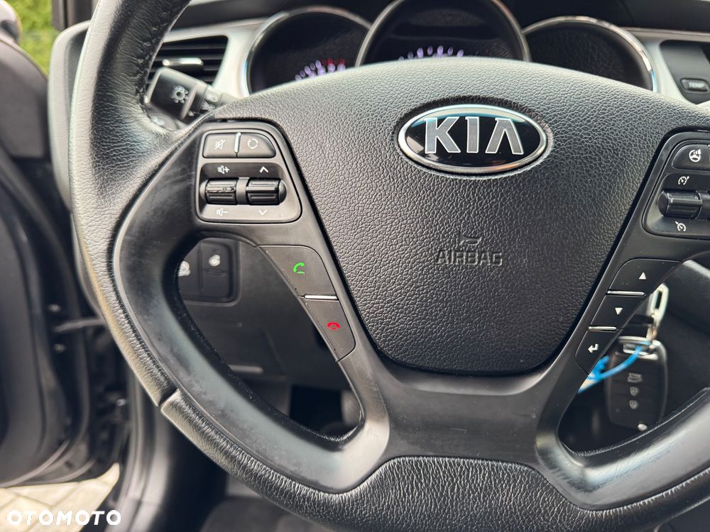 Kia Ceed 1.6 GDI Dream-Team Edition - 30