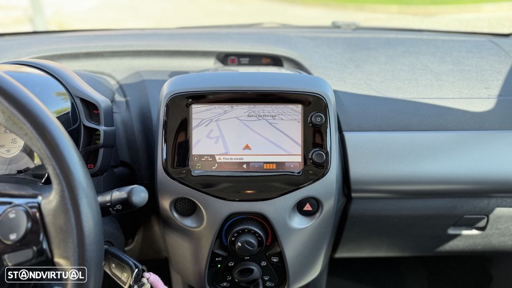 Toyota Aygo 1.0 X-Play - 1