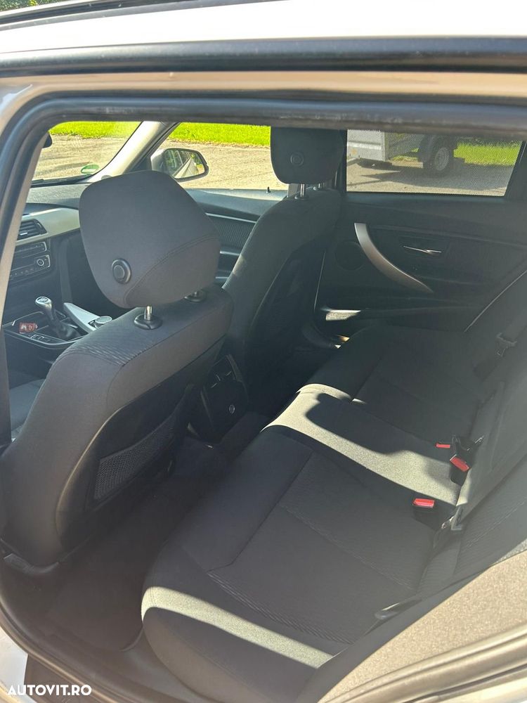 BMW Seria 3 318d Touring xDrive - 5