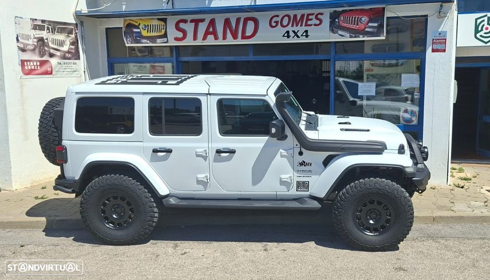 Jeep Wrangler - 1