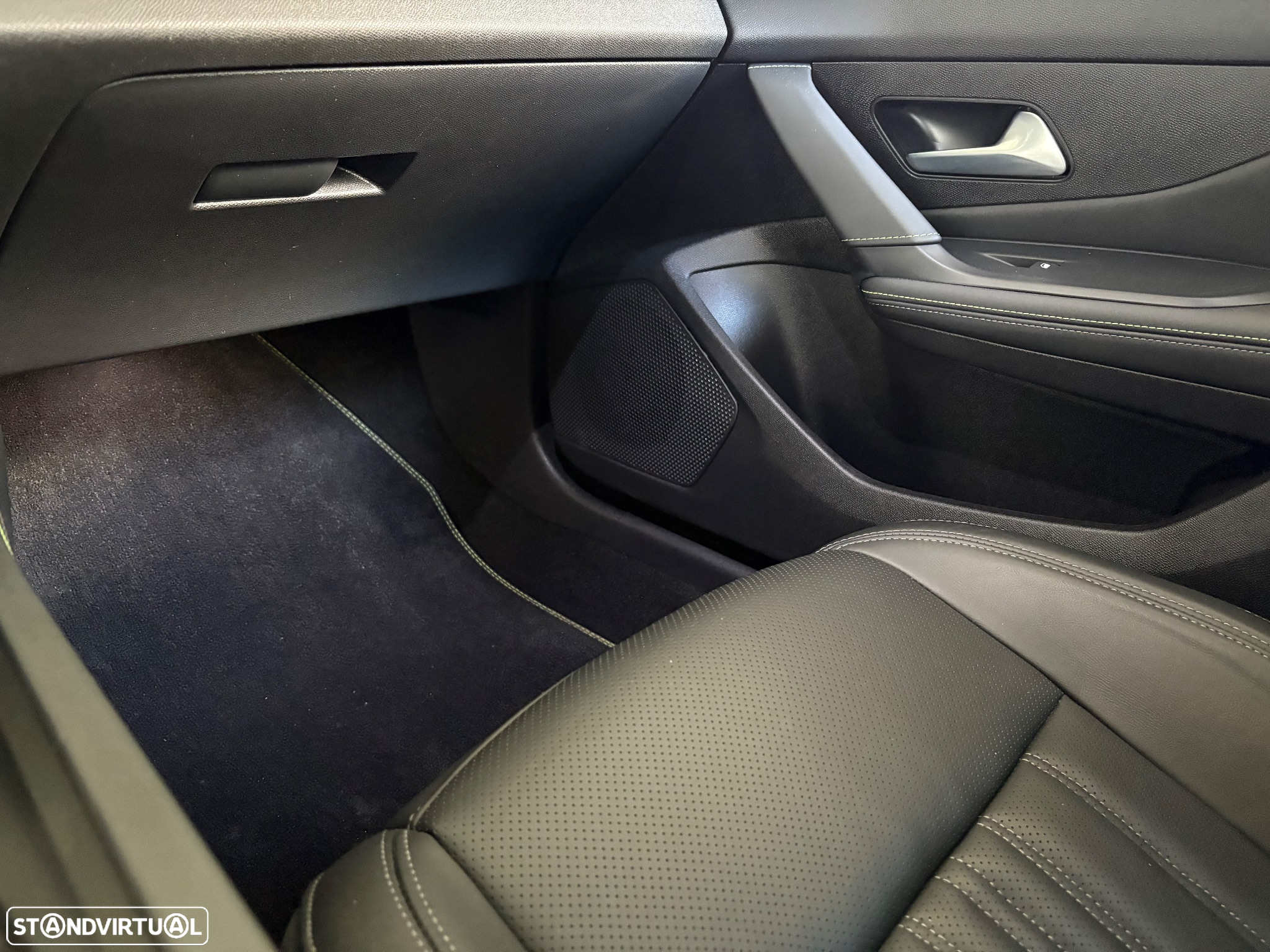 Peugeot 408 1.6 Hybrid GT e-EAT8 - 17