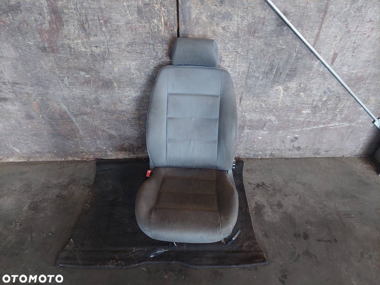 FOTEL LEWY PRZÓD KIEROWCY AUDI A4 B5 - 1