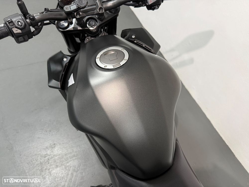 Honda Hornet 500 - 10