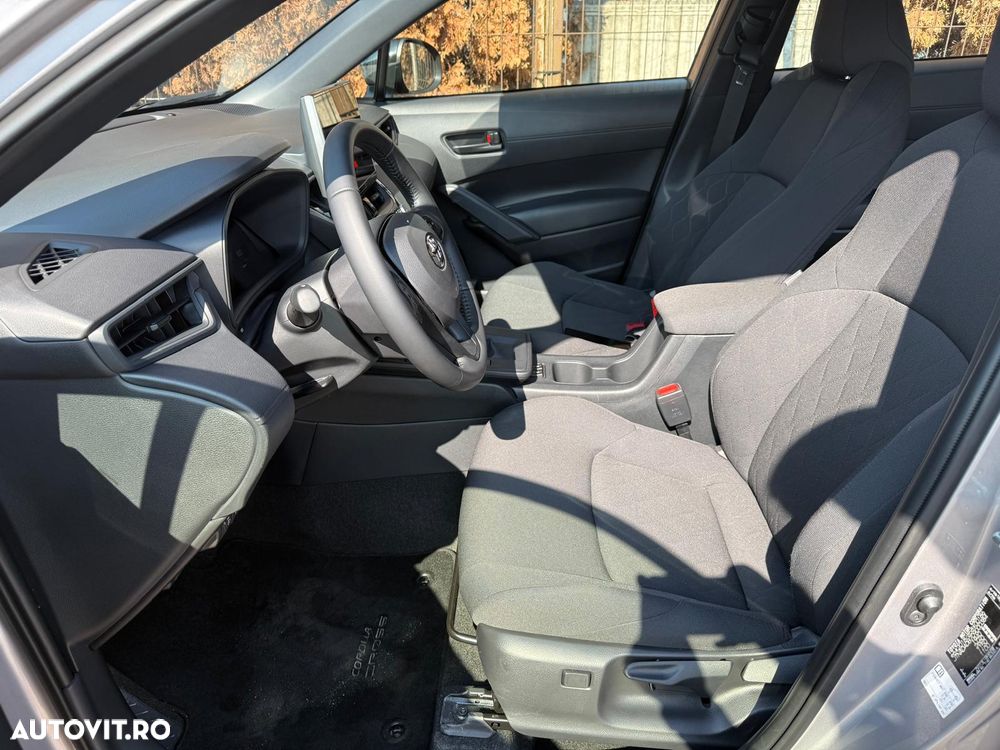 Toyota Corolla Cross - 10