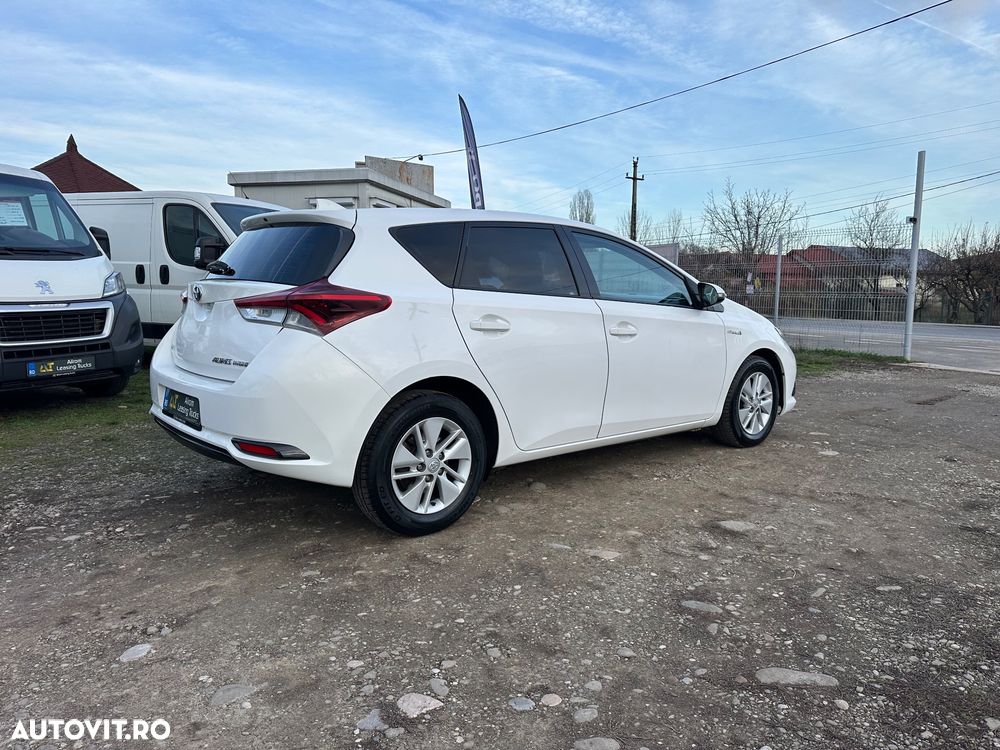 Toyota Auris 1.8 L VVT-i Hybrid Sol + - 5