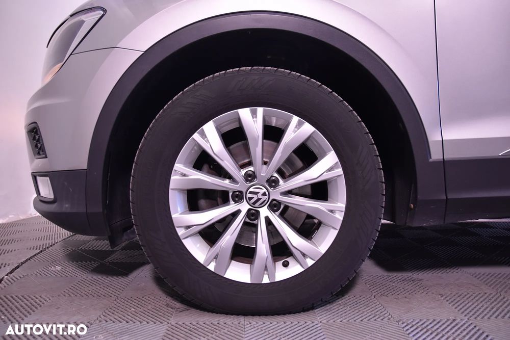 Volkswagen Tiguan - 13