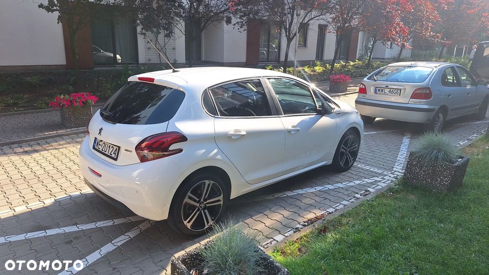 Peugeot 208 PureTech 110 Stop & Start EAT6 Allure - 6