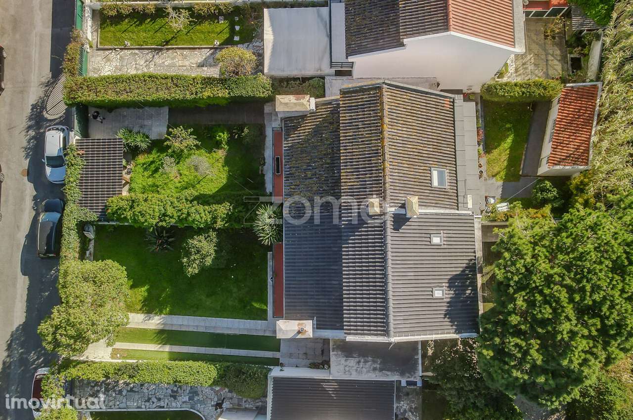 Moradia T5 com Jardim em São João do Estoril - Grande imagem: 4/30