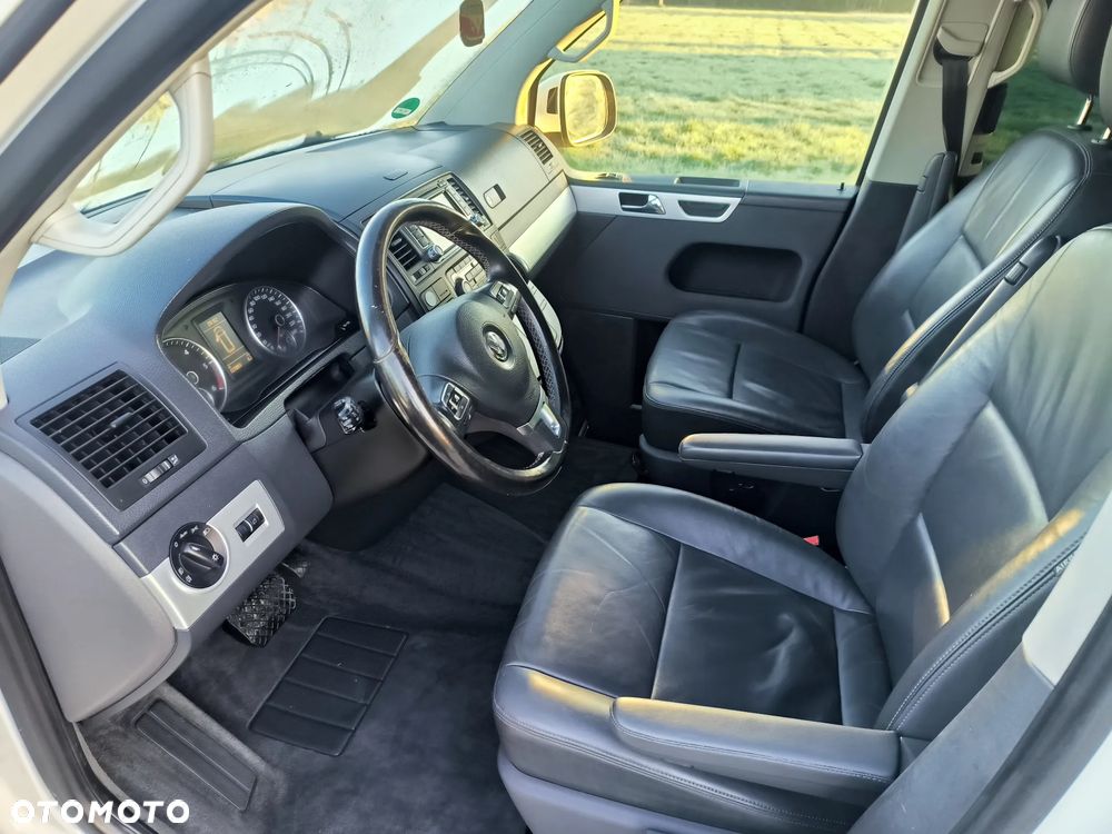 Volkswagen Multivan - 36