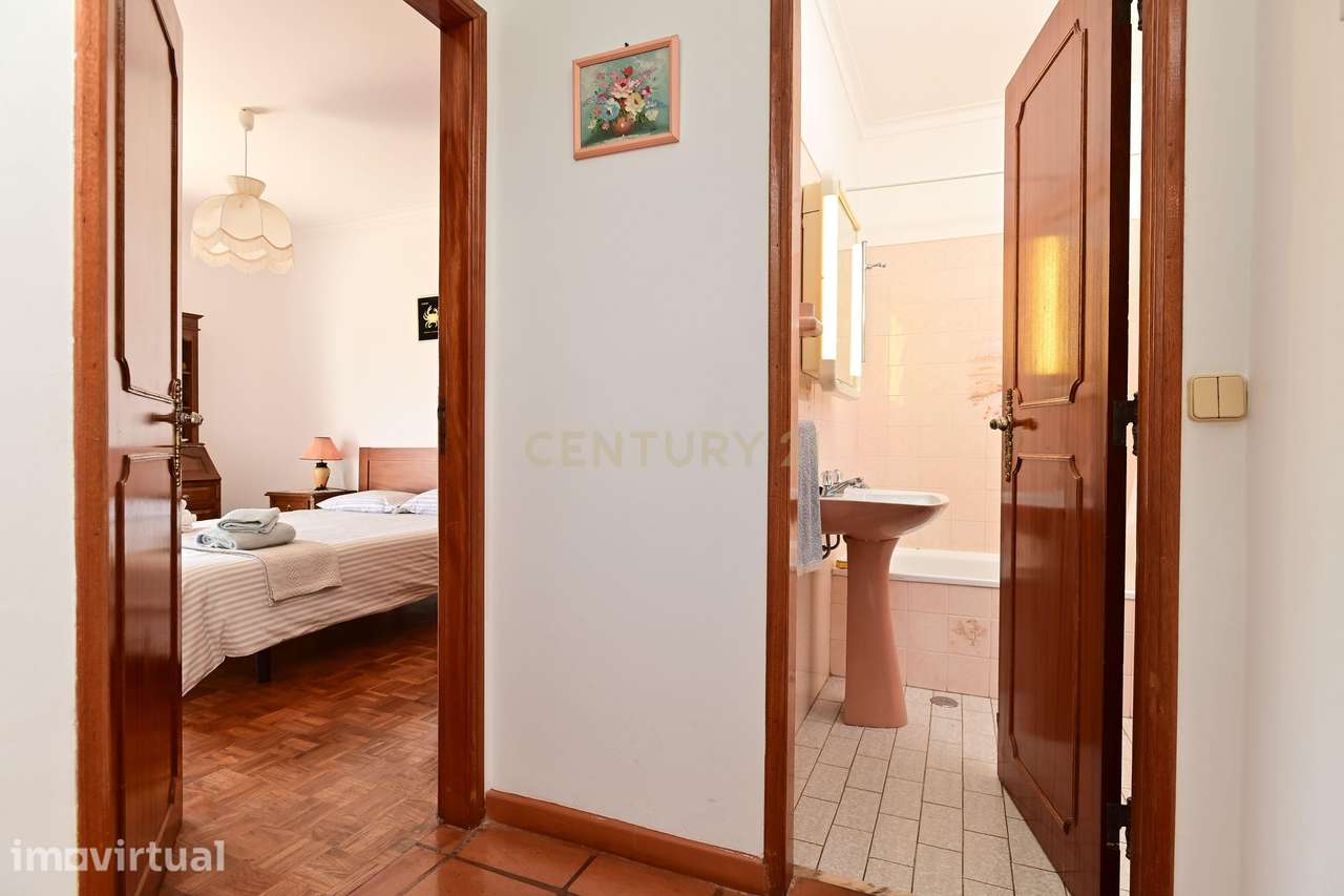 Apartamento T2 para arrendamento, Vista Mar, garagem em Localização Ce - Grande imagem: 3/22