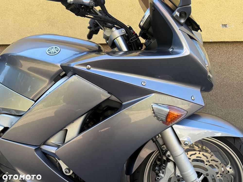 Yamaha FJR - 27