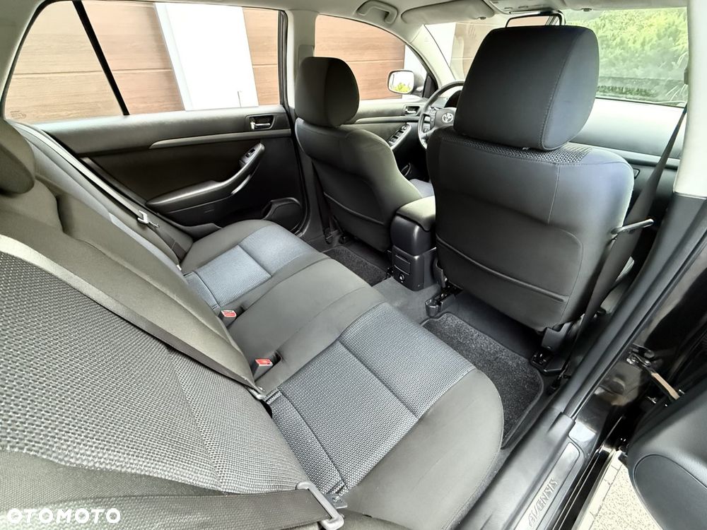 Toyota Avensis 1.8 VVT-i Combi - 22