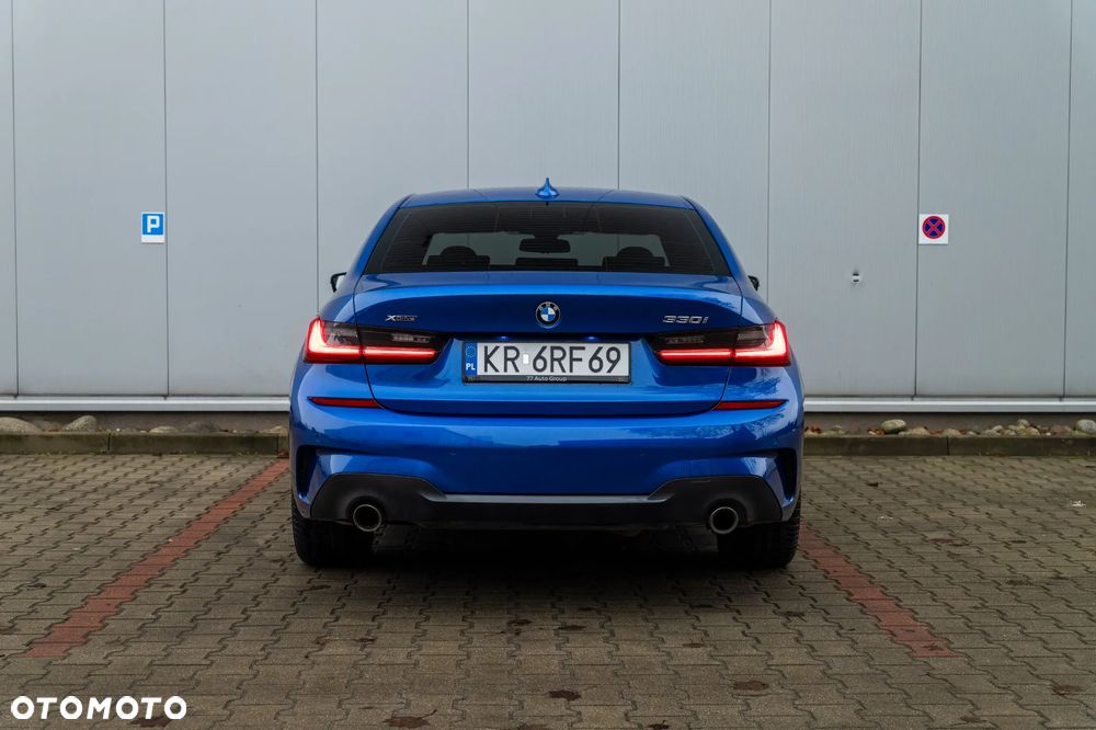 BMW Seria 3 330i xDrive M Sport - 8