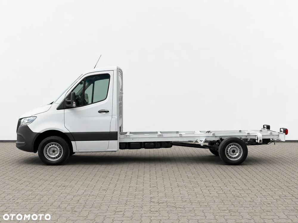 Mercedes-Benz Sprinter - 4