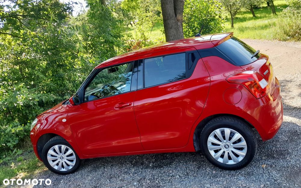Suzuki Swift 1.2 Dualjet Hybrid Allgrip Comfort - 2