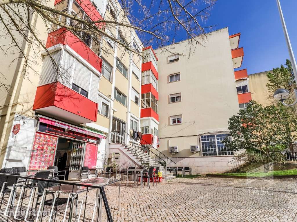 Apartamento T2 na Amadora - Grande imagem: 2/22