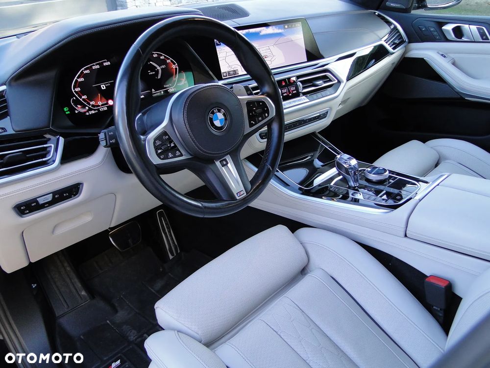 BMW X5 M50i - 17