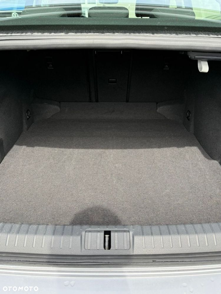 Volkswagen Passat 2.0 TDI EVO Business DSG - 25