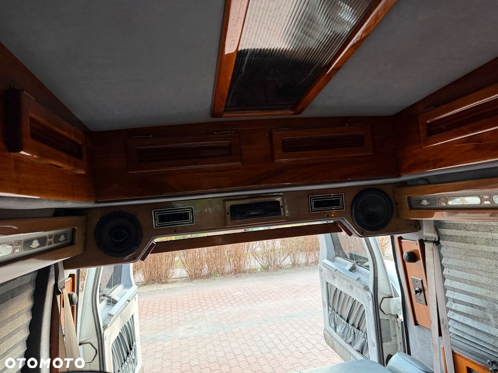 GMC Safari - 16