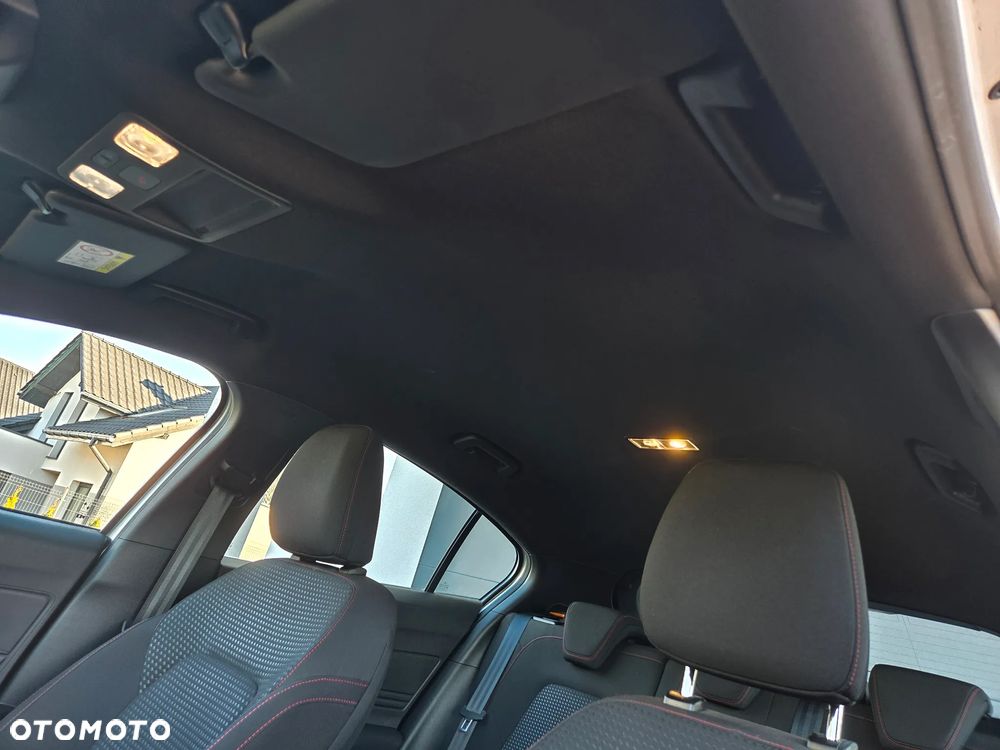 Ford Focus 1.0 EcoBoost ST-Line - 35