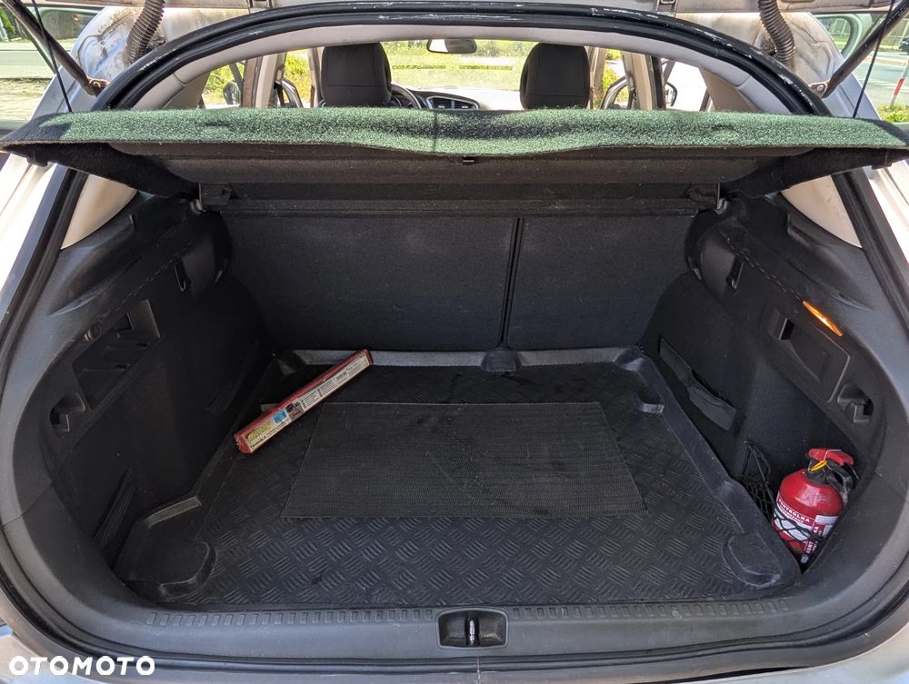Citroën C4 HDi 90 Attraction - 25