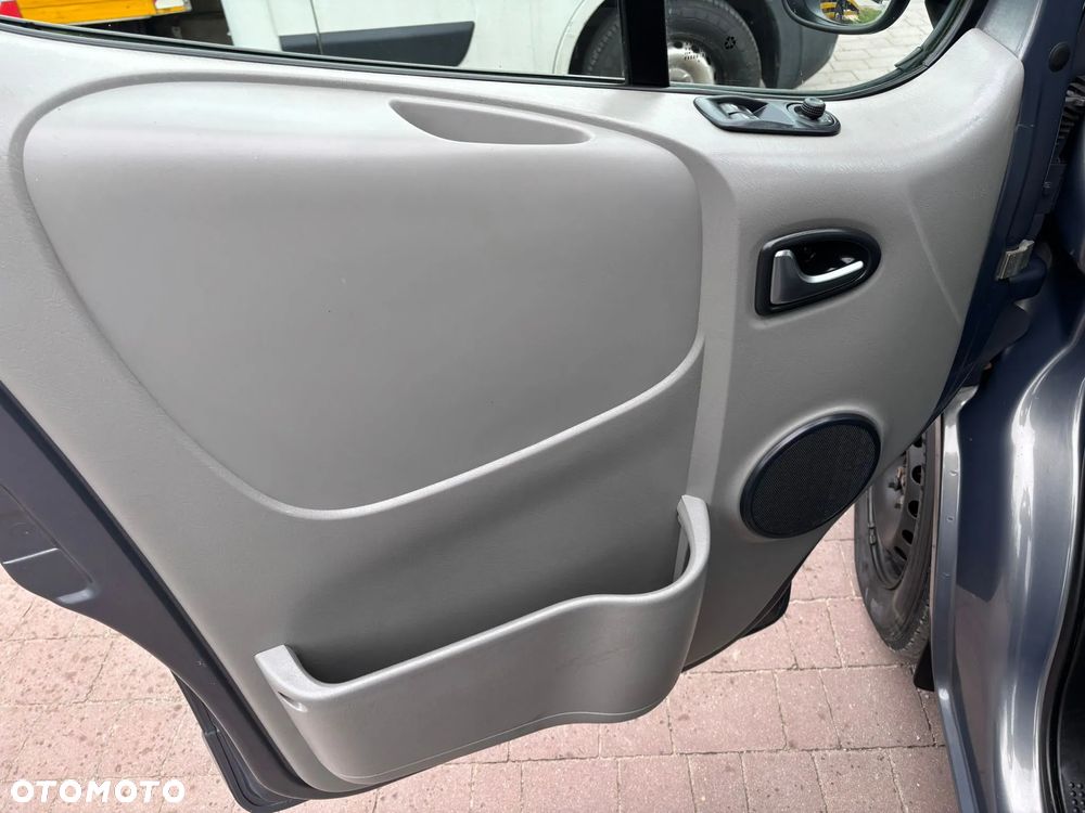 Opel Vivaro - 24