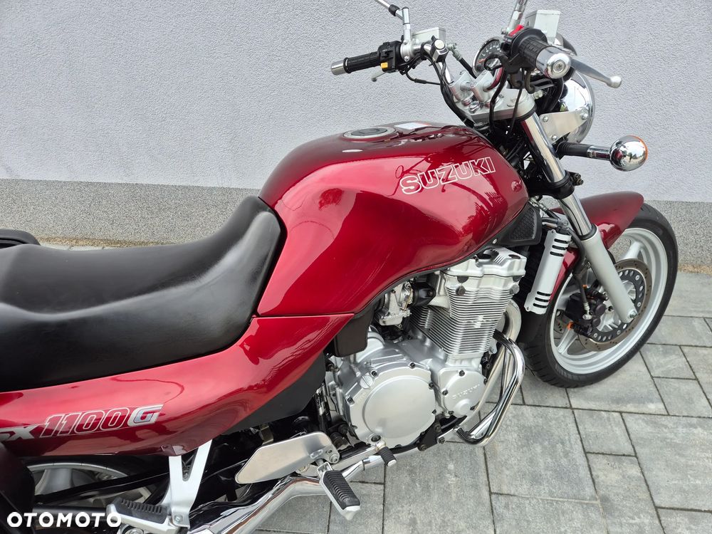Suzuki GSX - 13