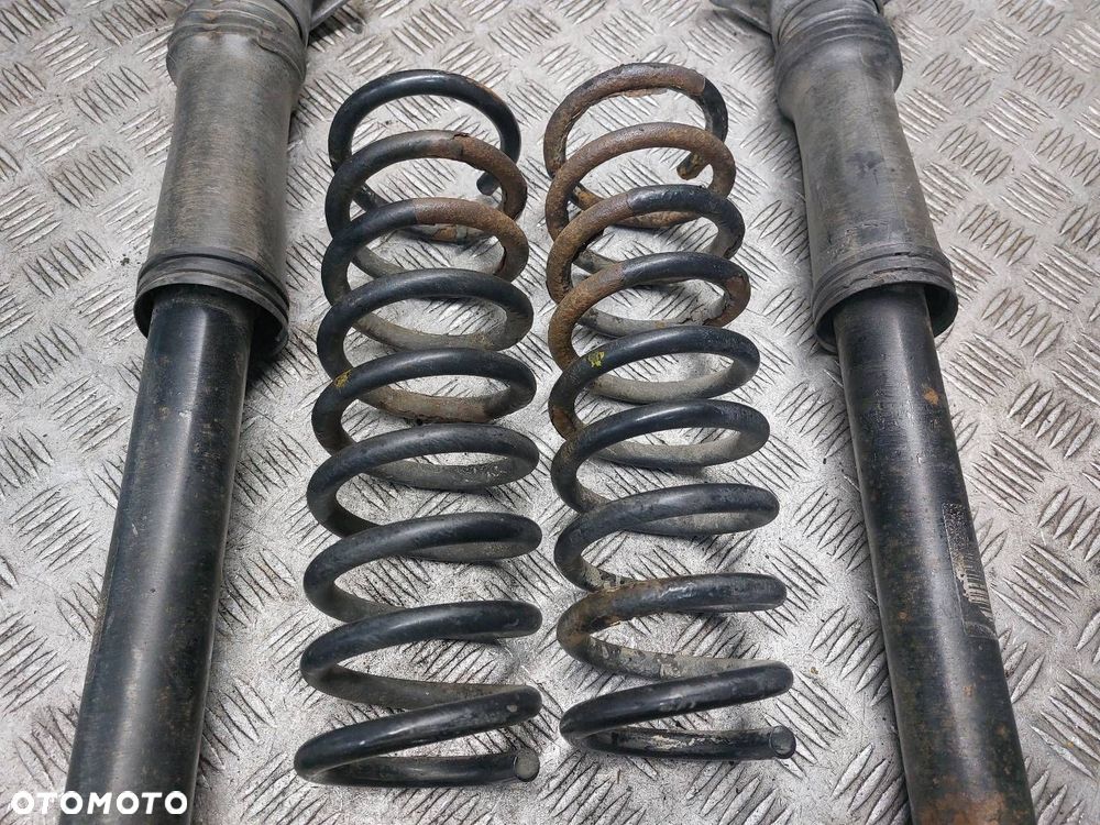 AMORTYZATOR + SPRĘŻYNA LEWY TYŁ + PRAWY TYŁ HYUNDAI I30 I LIFT - 2