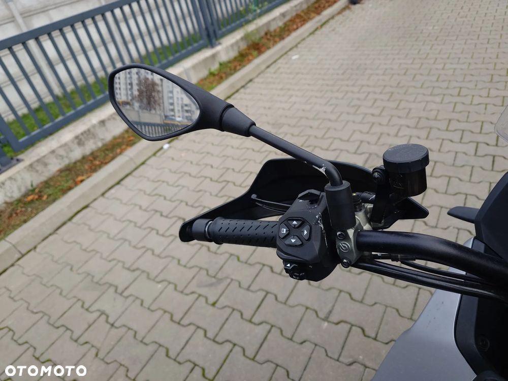 Moto Guzzi Stelvio - 11