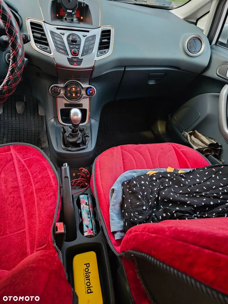 Ford Fiesta - 27
