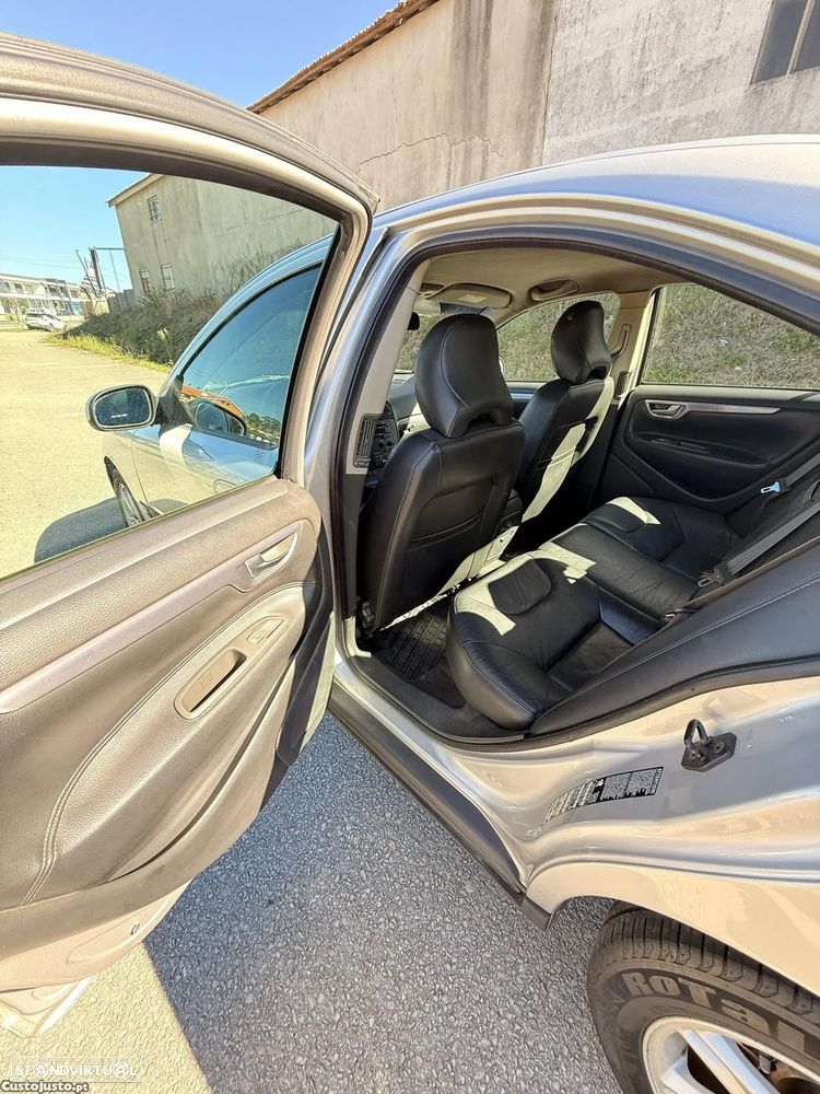 Volvo S60 2.4 D5 - 16