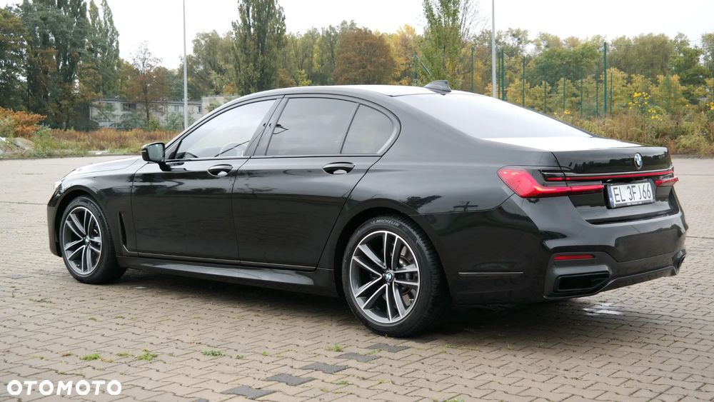BMW Seria 7 750i xDrive sport - 3