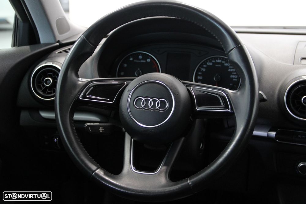 Audi A3 Sportback 1.0 TFSI design - 9