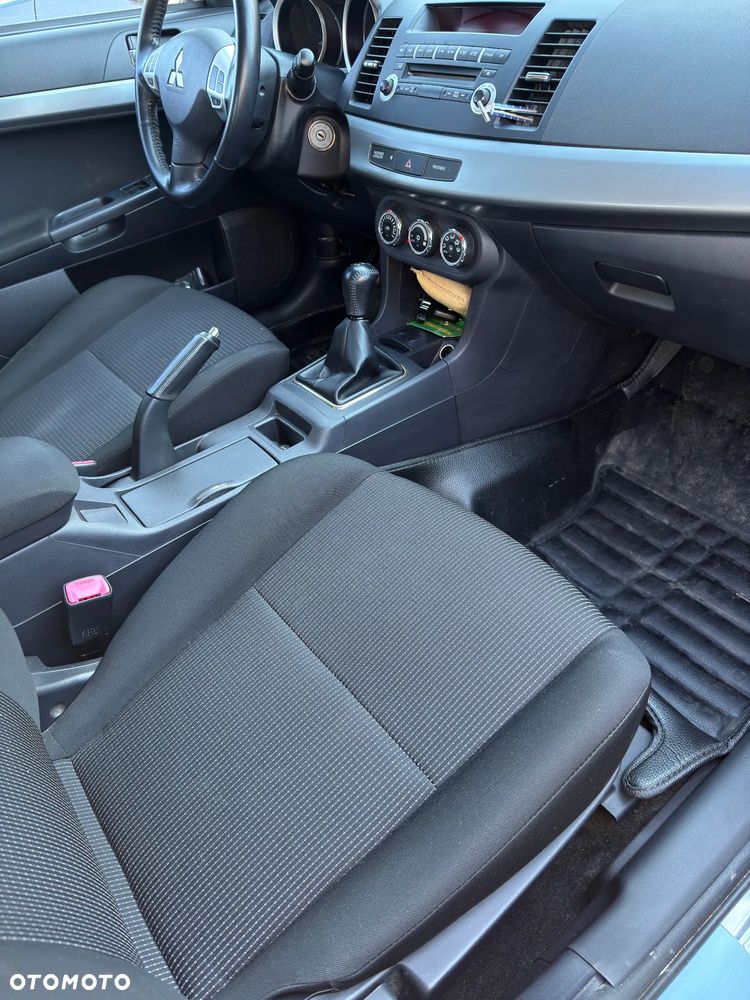 Mitsubishi Lancer 1.8 Invite - 12