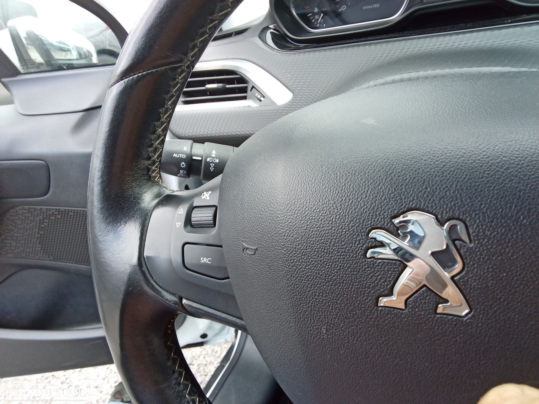 Peugeot 2008 1.2 VTi Active - 19